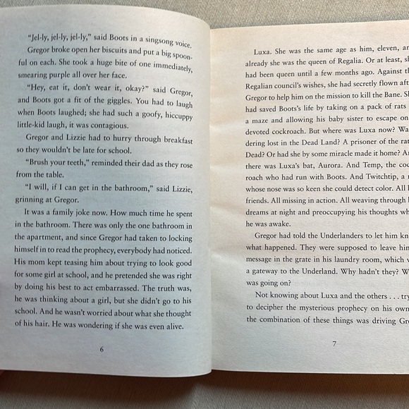 📚2/$6 Gregor and the Curse of the Warmbloods #3 in the Underland Chronicles - Picture 11 of 12